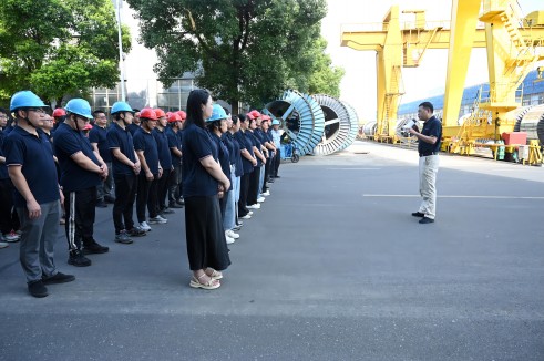 人人讲安全 个个会应急｜兴发游戏xf股份发展消防安全演练及高温急救培训