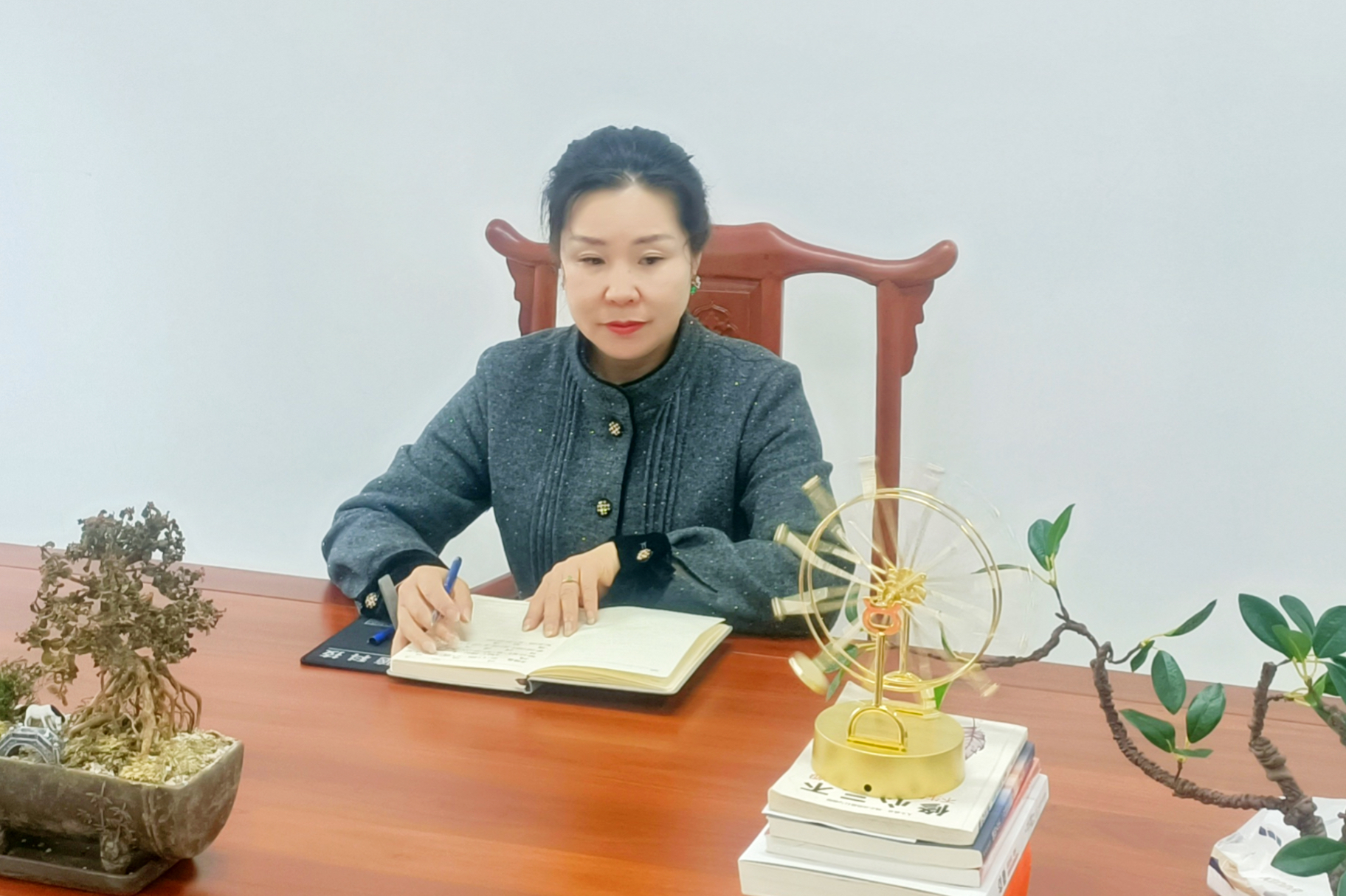 真正的酷爱，，，，，，，铸就销售女王——访兴发游戏xf电缆营销经理杨华